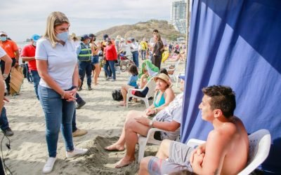 Alcaldesa Virna Johnson lidera operativos de control en zonas turísticas