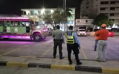 Distrito implementa plan piloto de nueva zona de parqueo de chivas turísticas en el Camellón